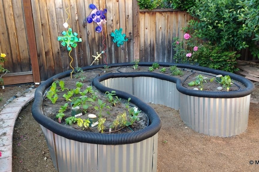 20+ Best DIY Raised Bed Garden Ideas - A Piece Of Rainbow